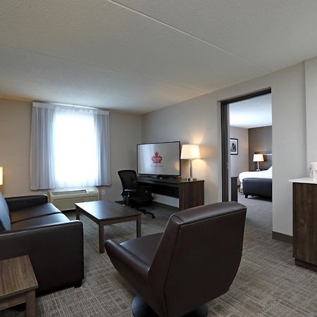 Canad Inns Destination Centre 布兰登 外观 照片