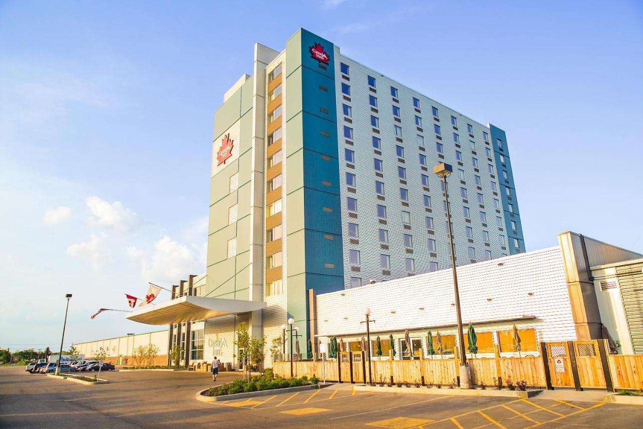 Canad Inns Destination Centre 布兰登 外观 照片