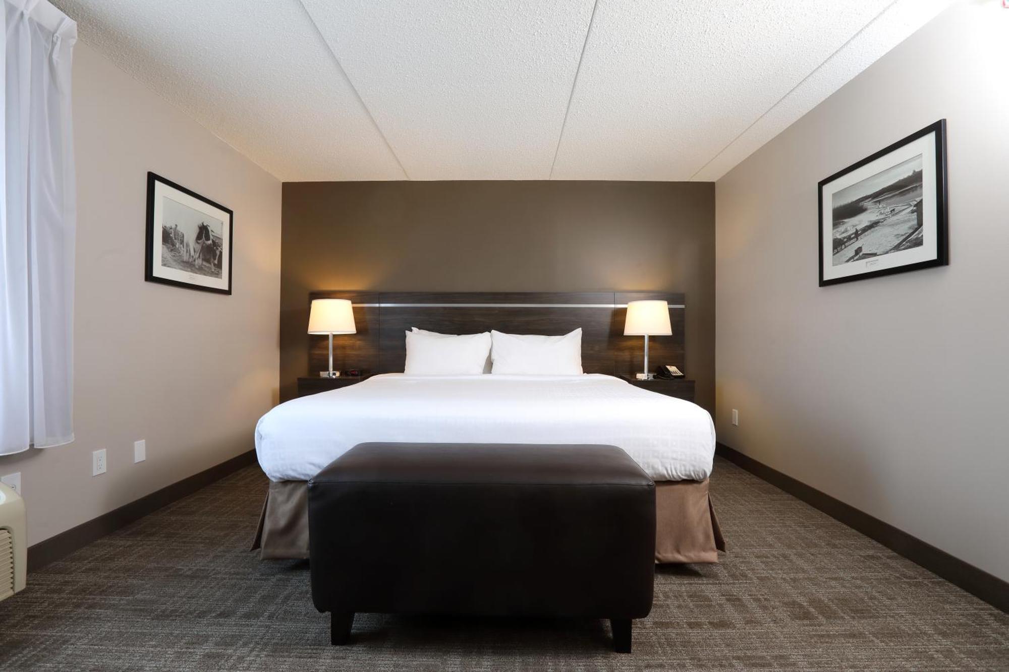 Canad Inns Destination Centre 布兰登 外观 照片