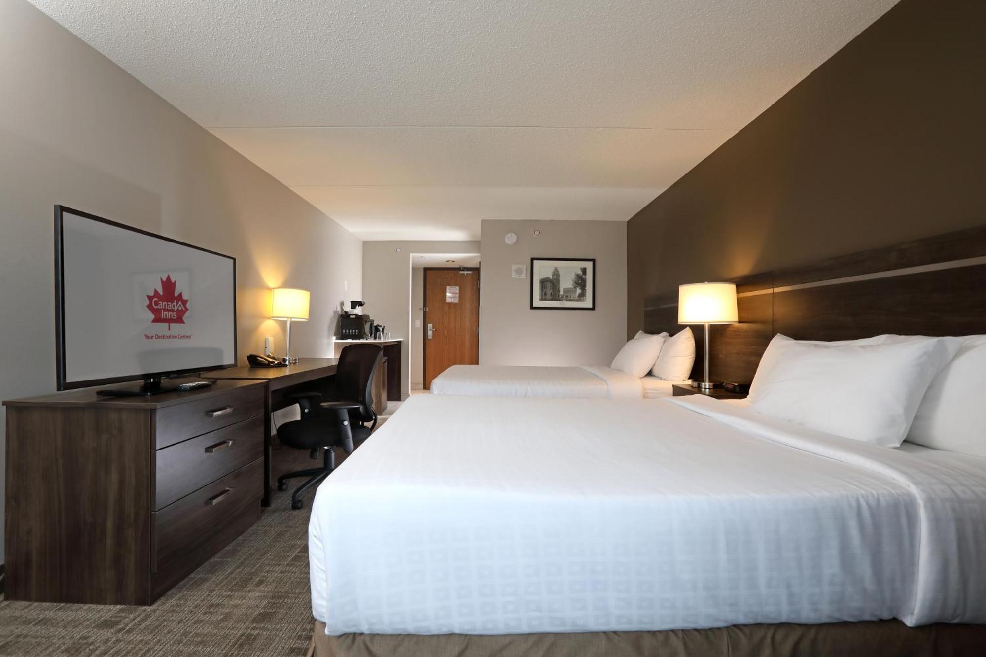 Canad Inns Destination Centre 布兰登 外观 照片